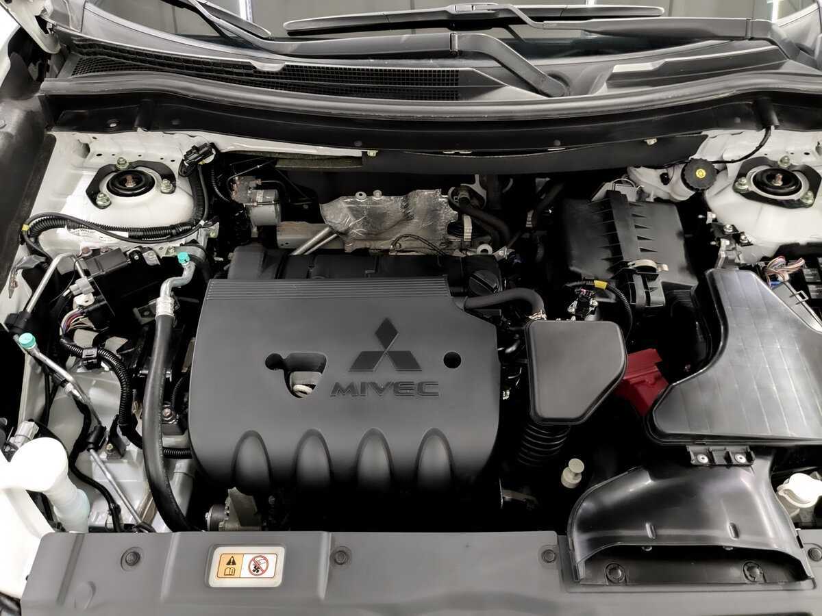 Mitsubishi Outlander, 2022 Фото №9