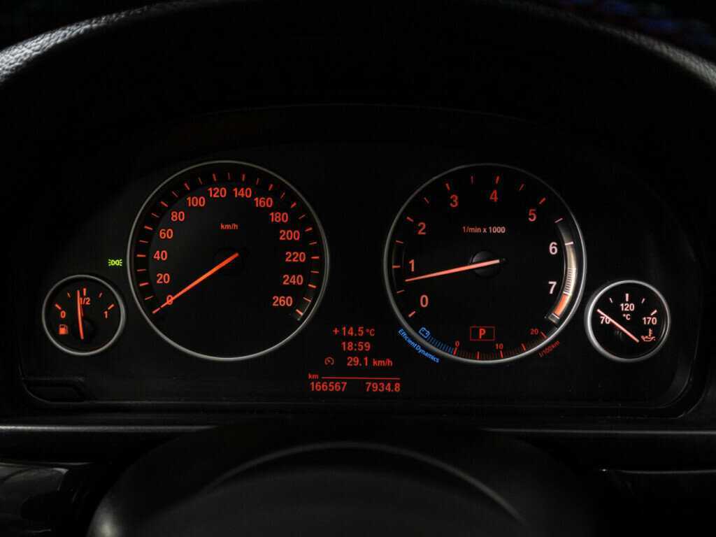 BMW 5 серии 528i xDrive, 2012 Фото №12