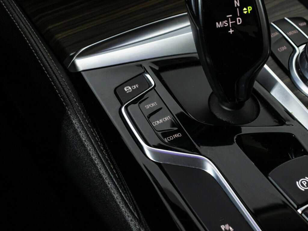 BMW 5 серии 520d xDrive, 2017 Фото №20