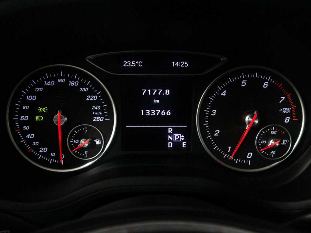 Mercedes-Benz B-Класс 180, 2015 Фото №12