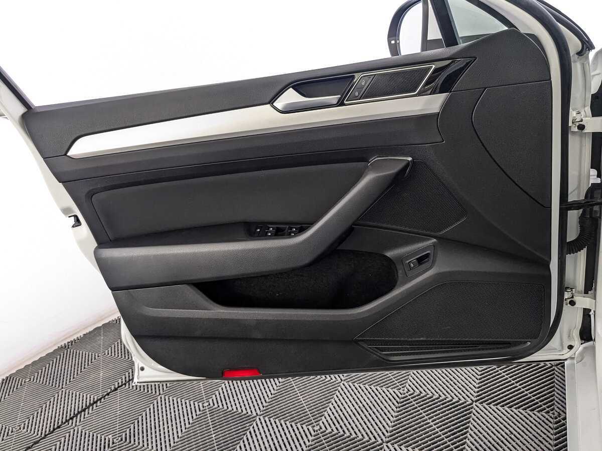 Volkswagen Passat, 2019 Фото №16