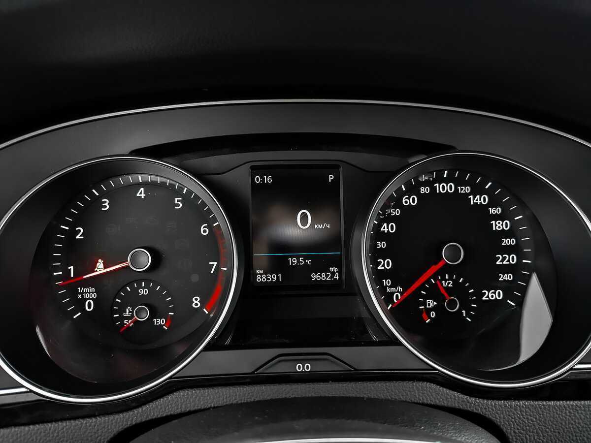 Volkswagen Passat, 2019 Фото №16