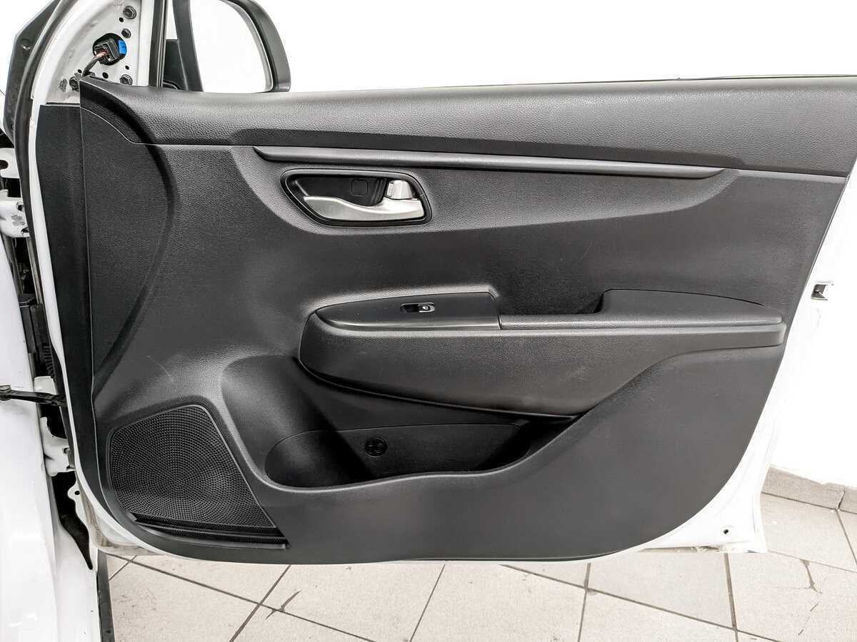 Kia Rio X-Line, 2020 Фото №23