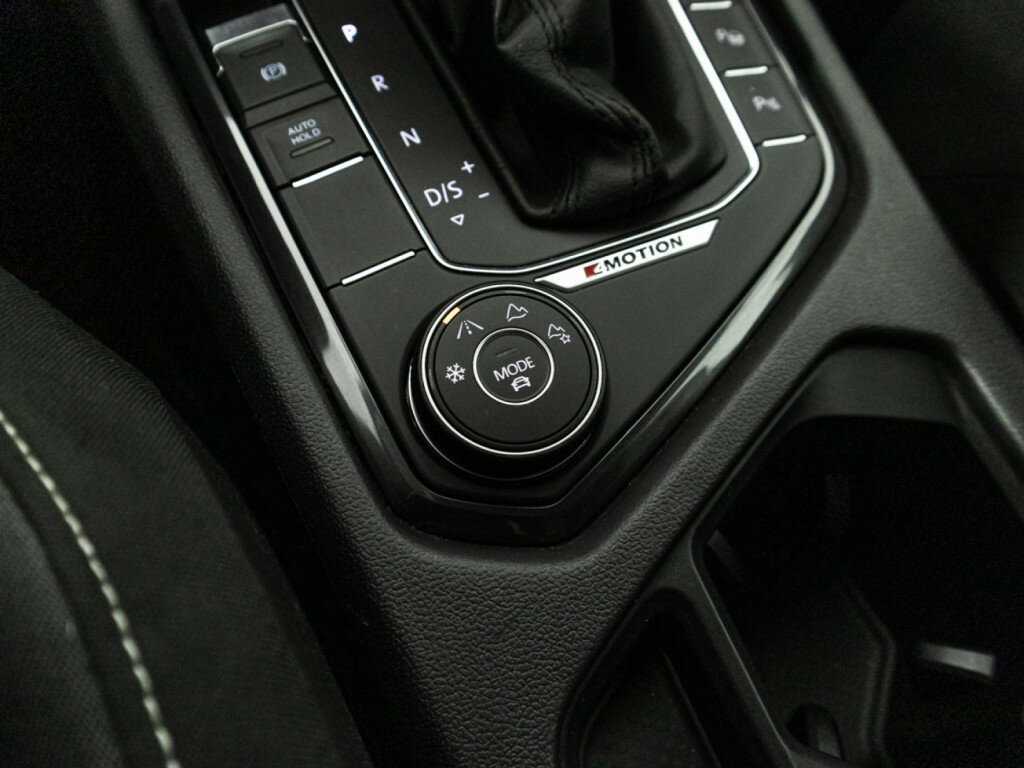 Volkswagen Tiguan, 2018 Фото №19