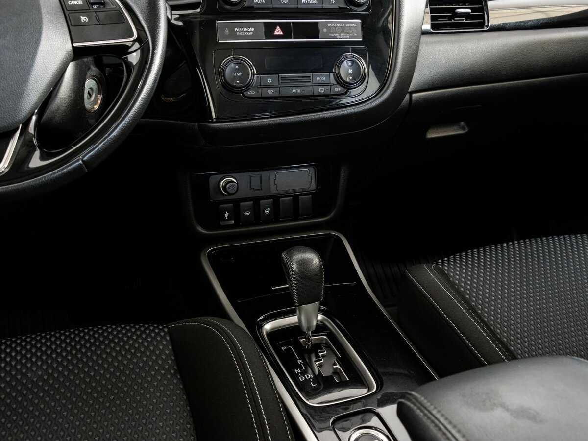 Mitsubishi Outlander, 2018 Фото №10