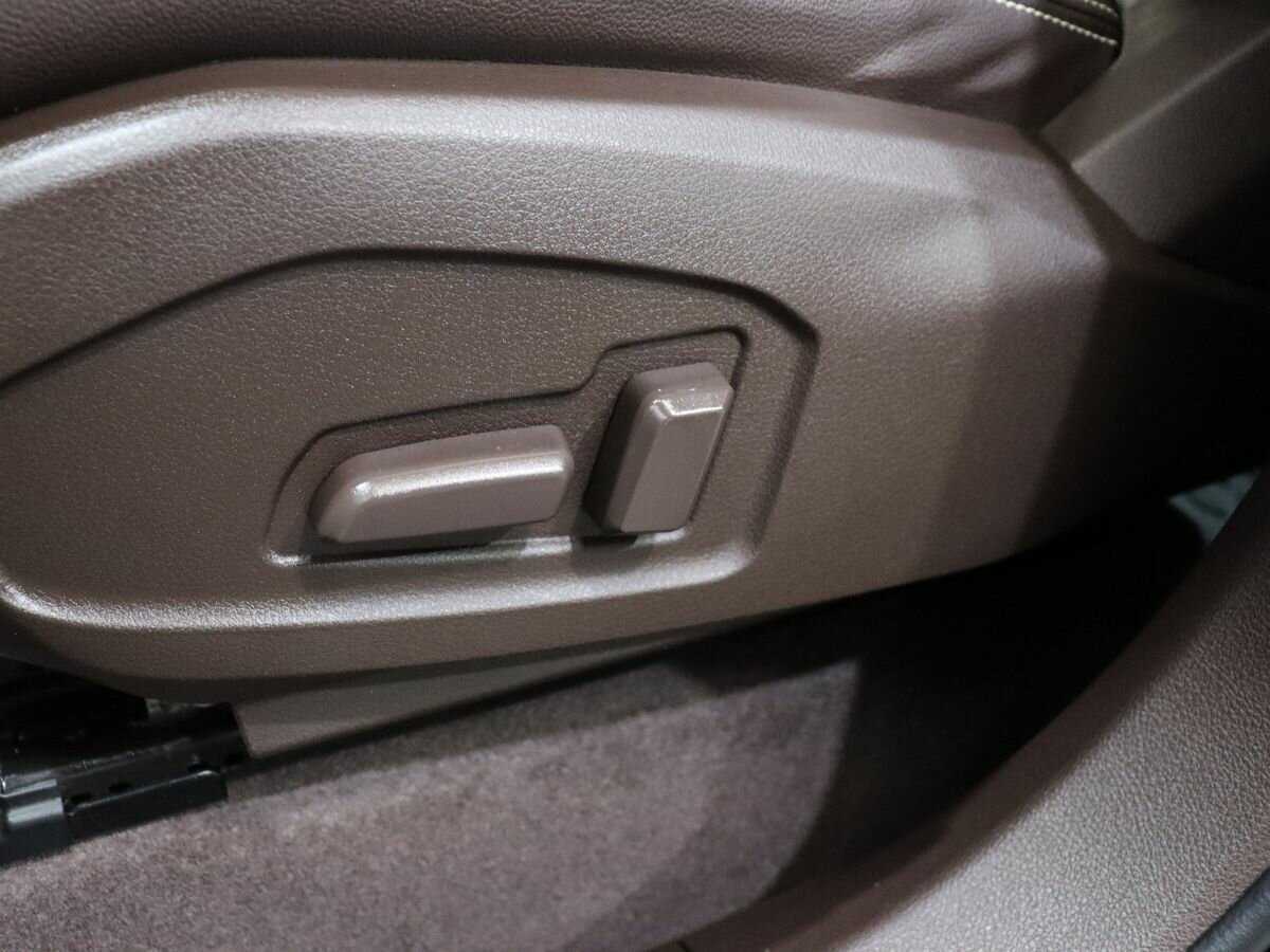 FAW Bestune T77, 2023 Фото №12