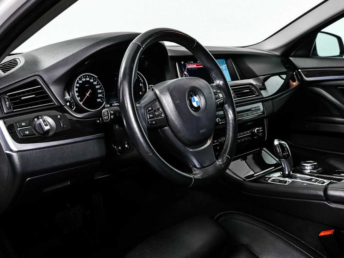 BMW 5 серии 530d xDrive, 2016 Фото №12