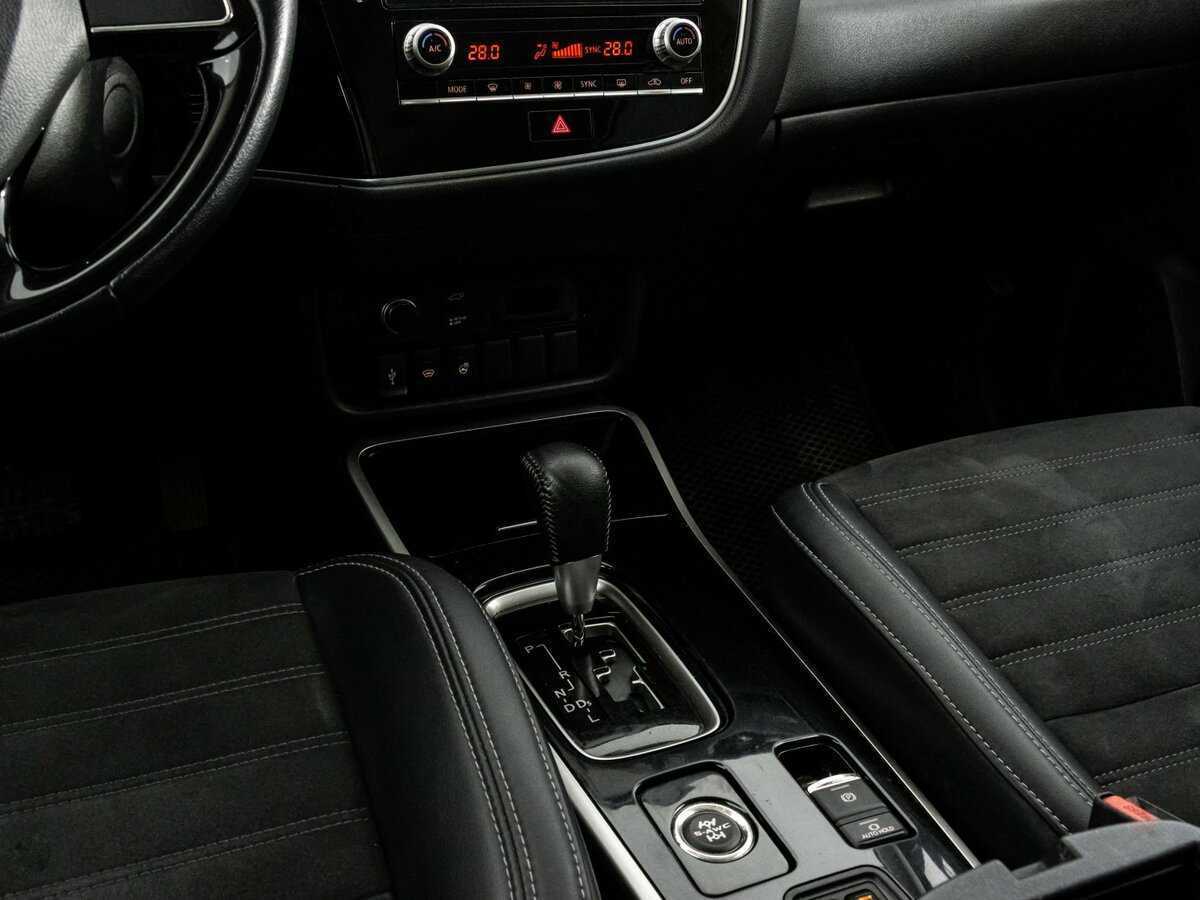 Mitsubishi Outlander, 2021 Фото №13