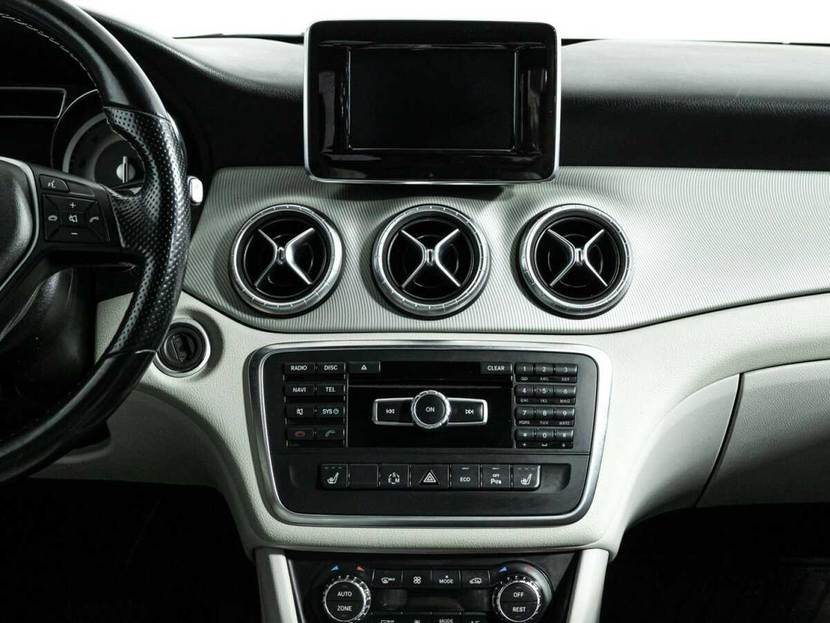 Mercedes-Benz CLA 200, 2014 Фото №13