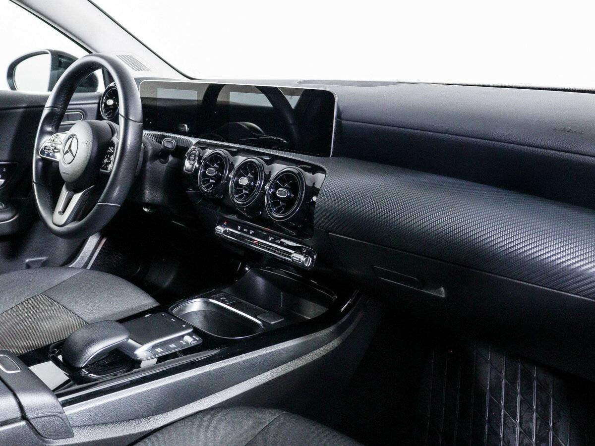 Mercedes-Benz A-Класс 200, 2020 Фото №6