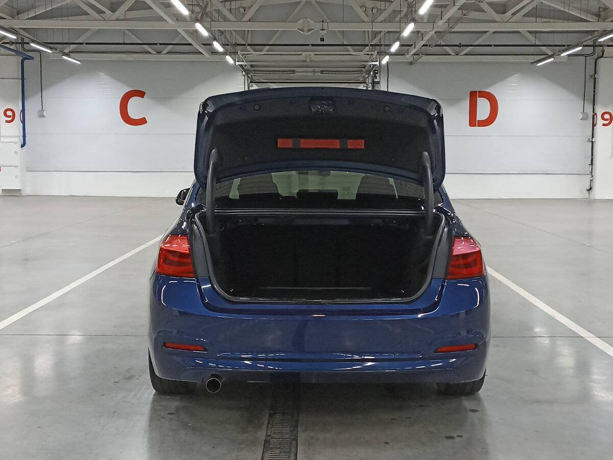 BMW 3 серии 318i, 2016 Фото №10