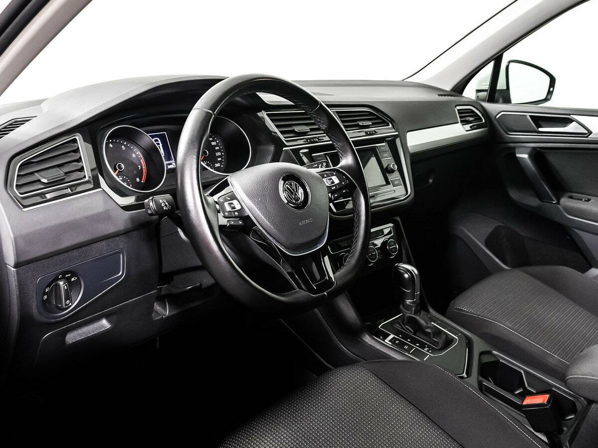 Volkswagen Tiguan, 2018 Фото №12