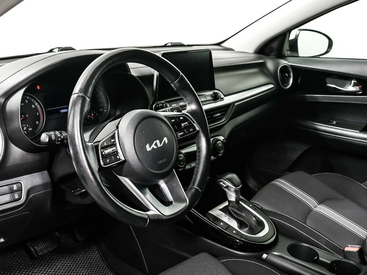 Kia Cerato, 2022 Фото №12