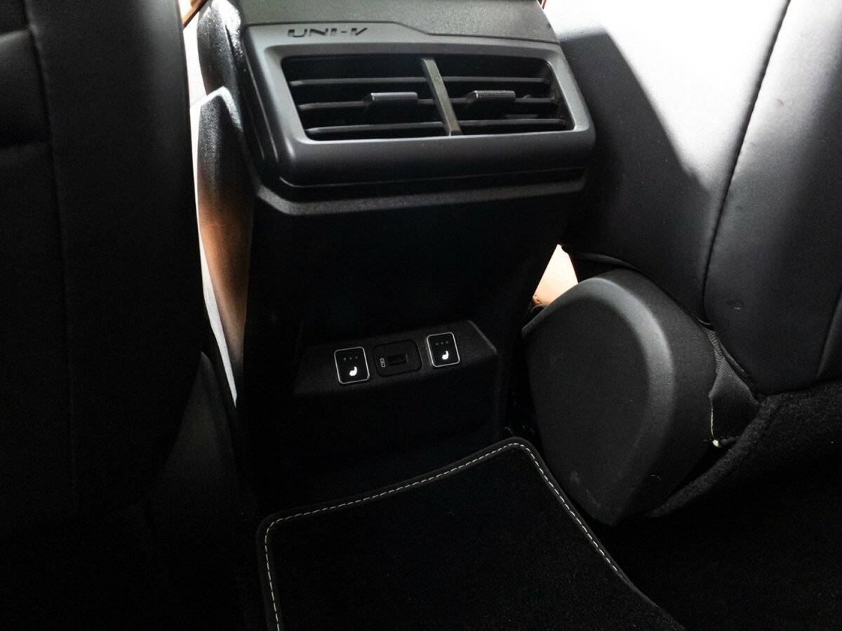 Changan UNI-V, 2023 Фото №24