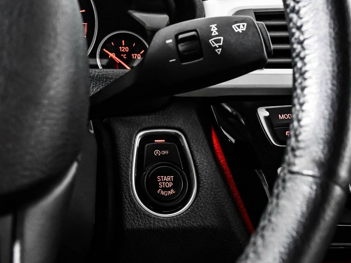 BMW 3 серии 318i, 2015 Фото №14