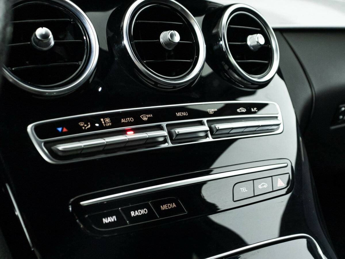 Mercedes-Benz C-Класс 180 IV (W205) Рестайлинг, 2019 - 69 203 км. | Фото №2