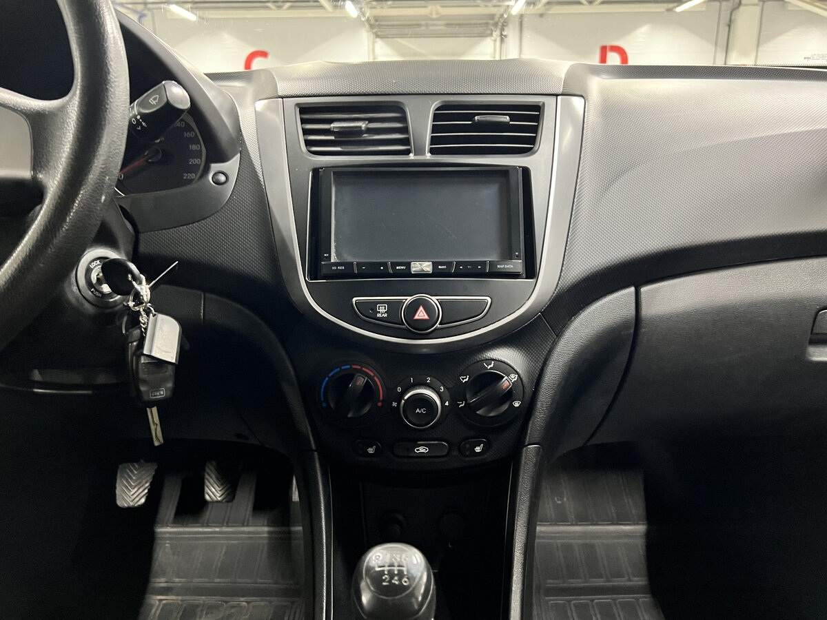 Hyundai Solaris I Рестайлинг, 2015 Фото №15