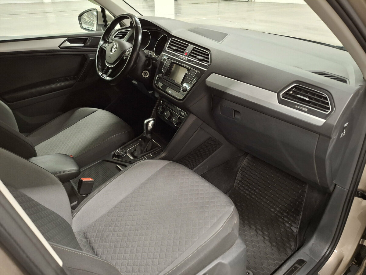 Volkswagen Tiguan II, 2017 Фото №11