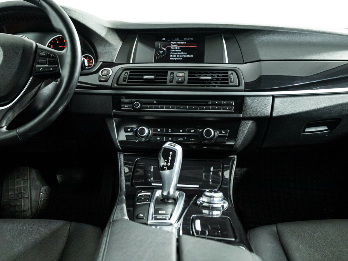 BMW 5 серии 520i VI (F10/F11/F07) Рестайлинг, 2014 Фото №14