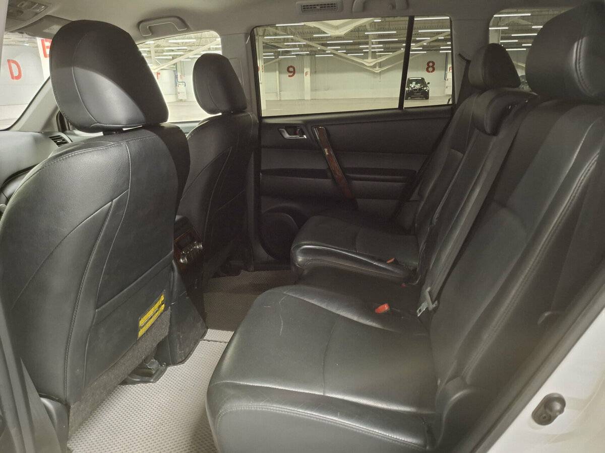 Toyota Highlander II (U40) Рестайлинг, 2012 Фото №12