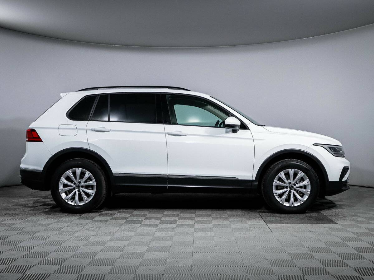 Volkswagen Tiguan II Рестайлинг, 2021 - 8 100 км. | Фото №4