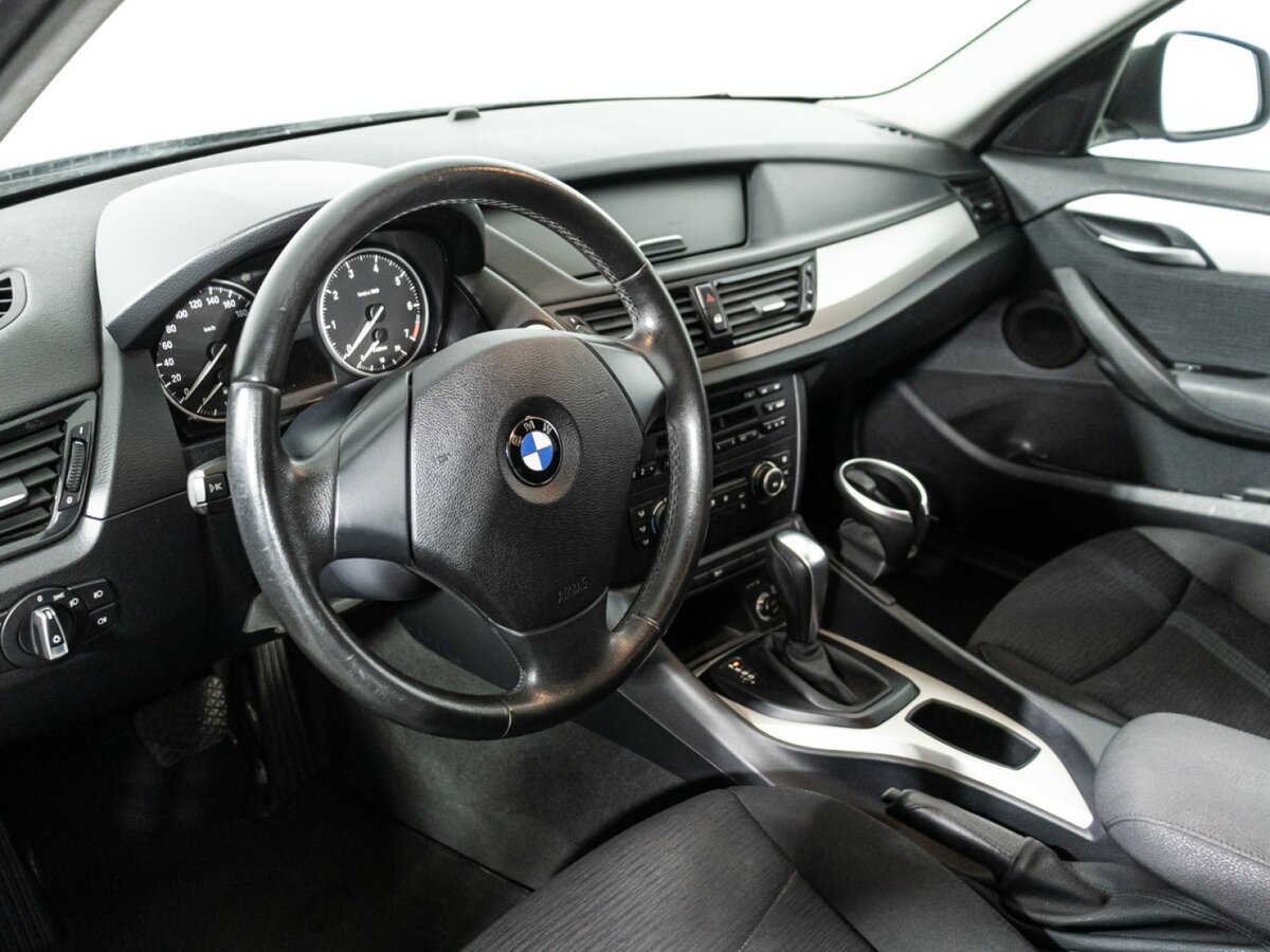 BMW X1 18i I (E84) Рестайлинг, 2013 Фото №11